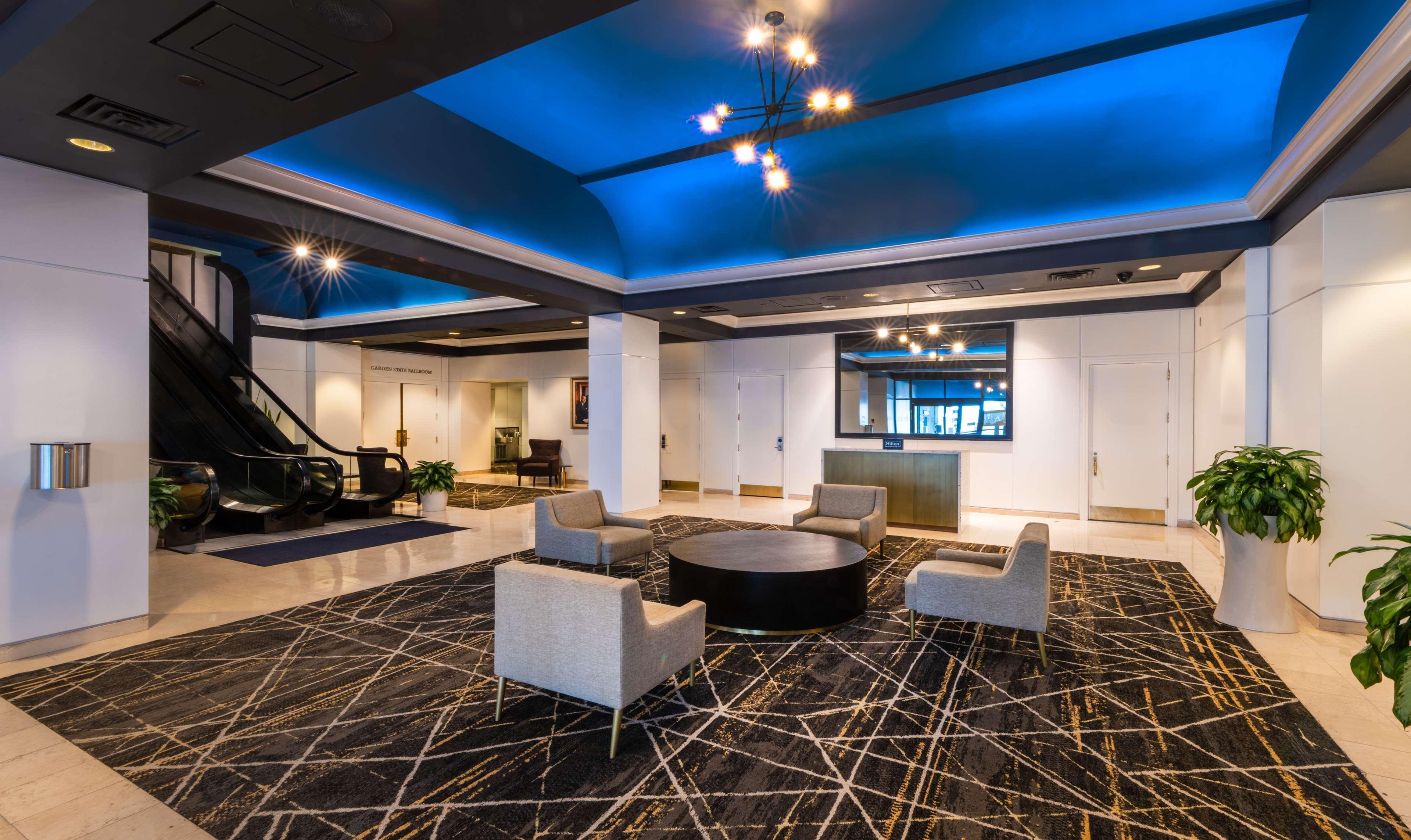 Doubletree By Hilton Newark Penn Station, Nj Hotel Exterior photo