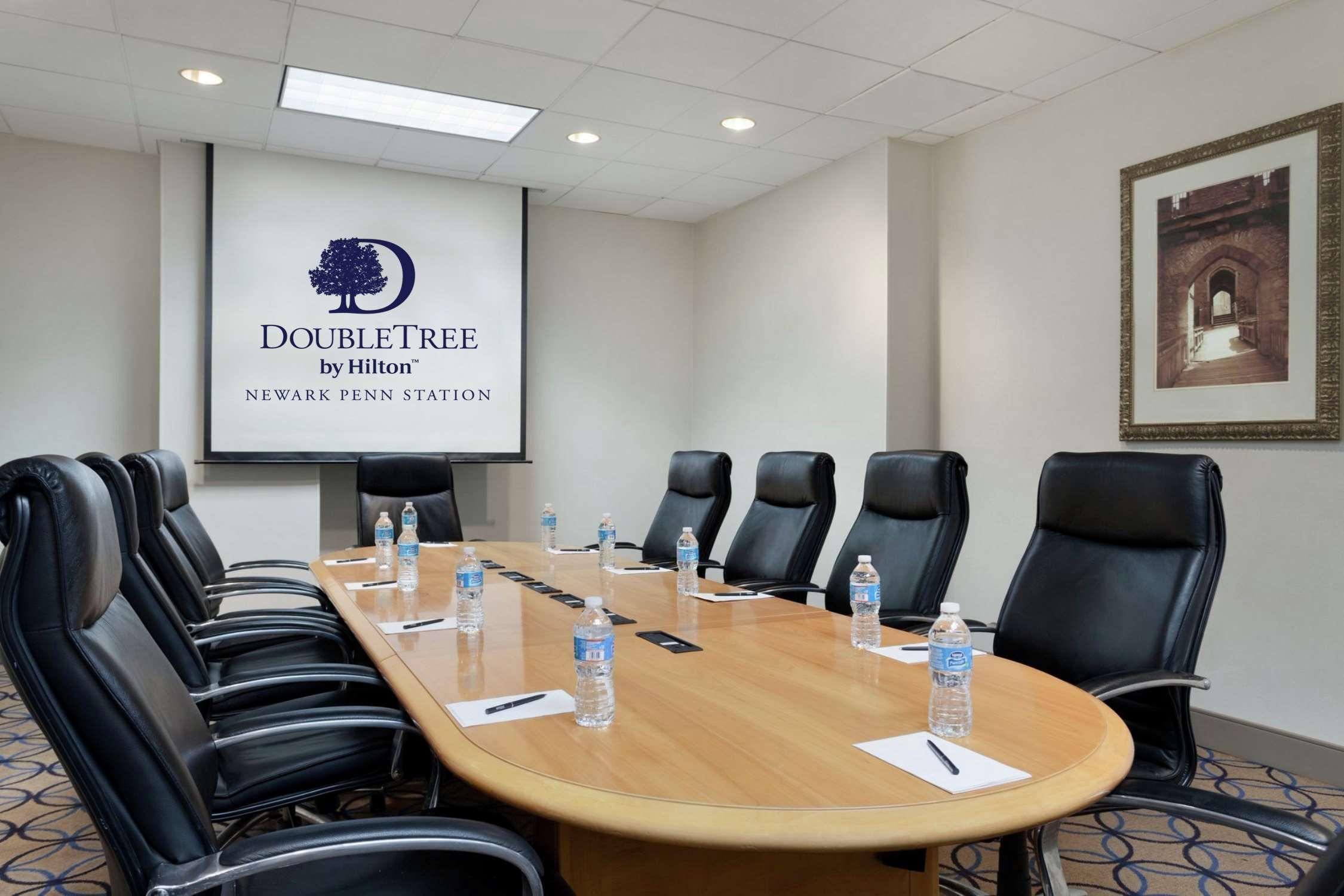 Doubletree By Hilton Newark Penn Station, Nj Hotel Exterior photo