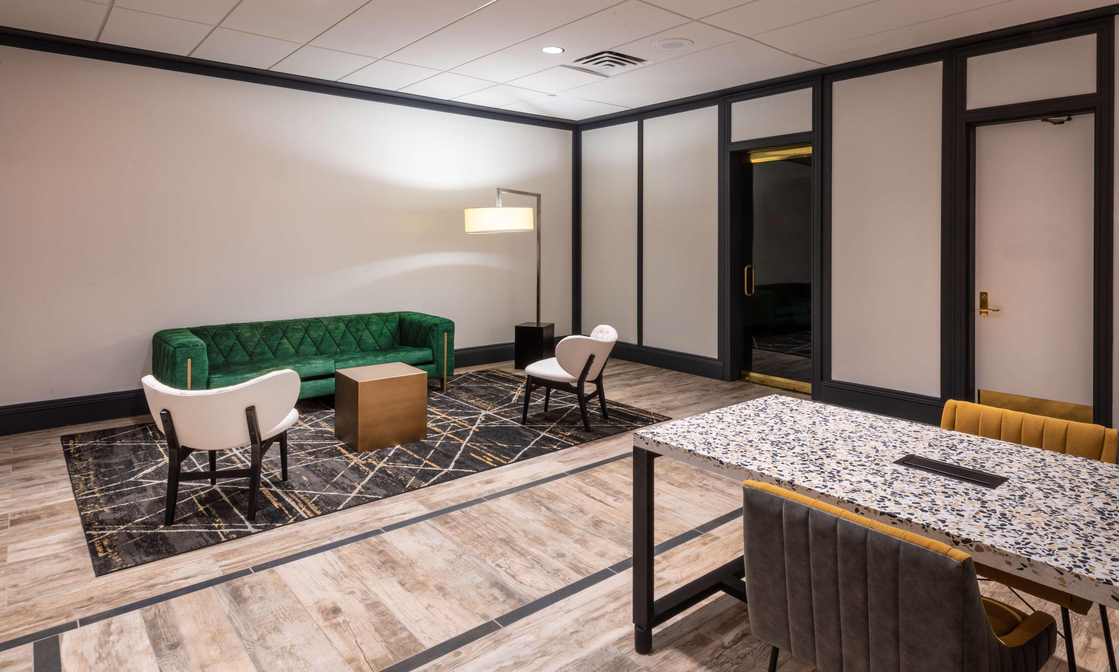 Doubletree By Hilton Newark Penn Station, Nj Hotel Exterior photo