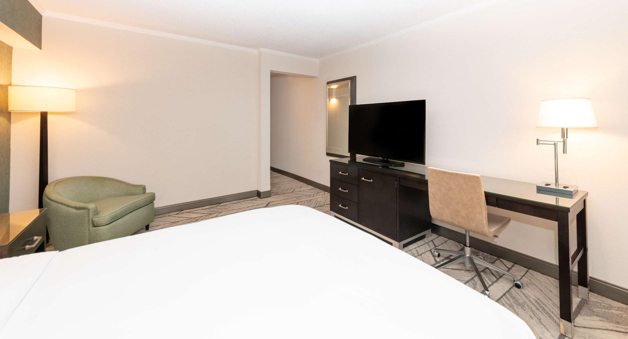 Doubletree By Hilton Newark Penn Station, Nj Hotel Exterior photo