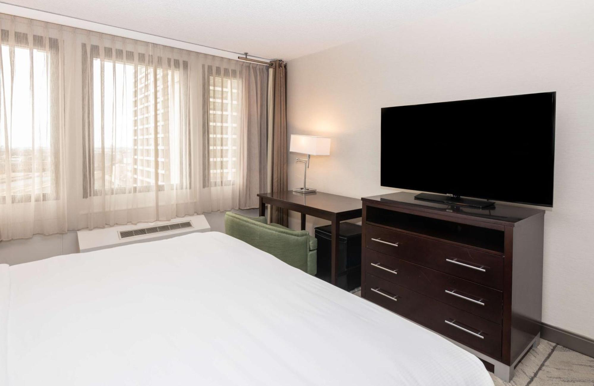 Doubletree By Hilton Newark Penn Station, Nj Hotel Exterior photo