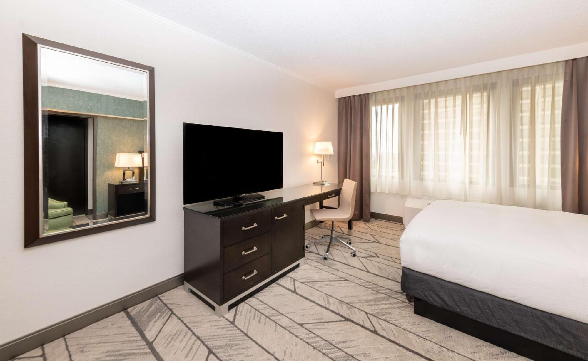 Doubletree By Hilton Newark Penn Station, Nj Hotel Exterior photo